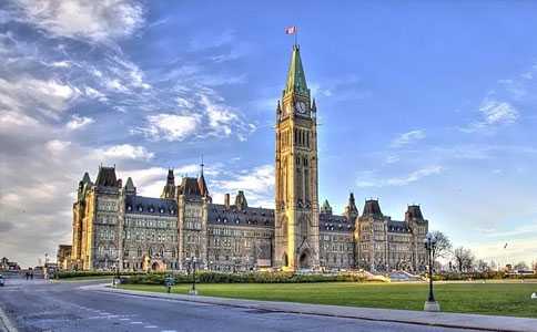 怎么移民去加拿大{加拿大重组内阁，37岁新移民部长上任，移民政策有哪些影响